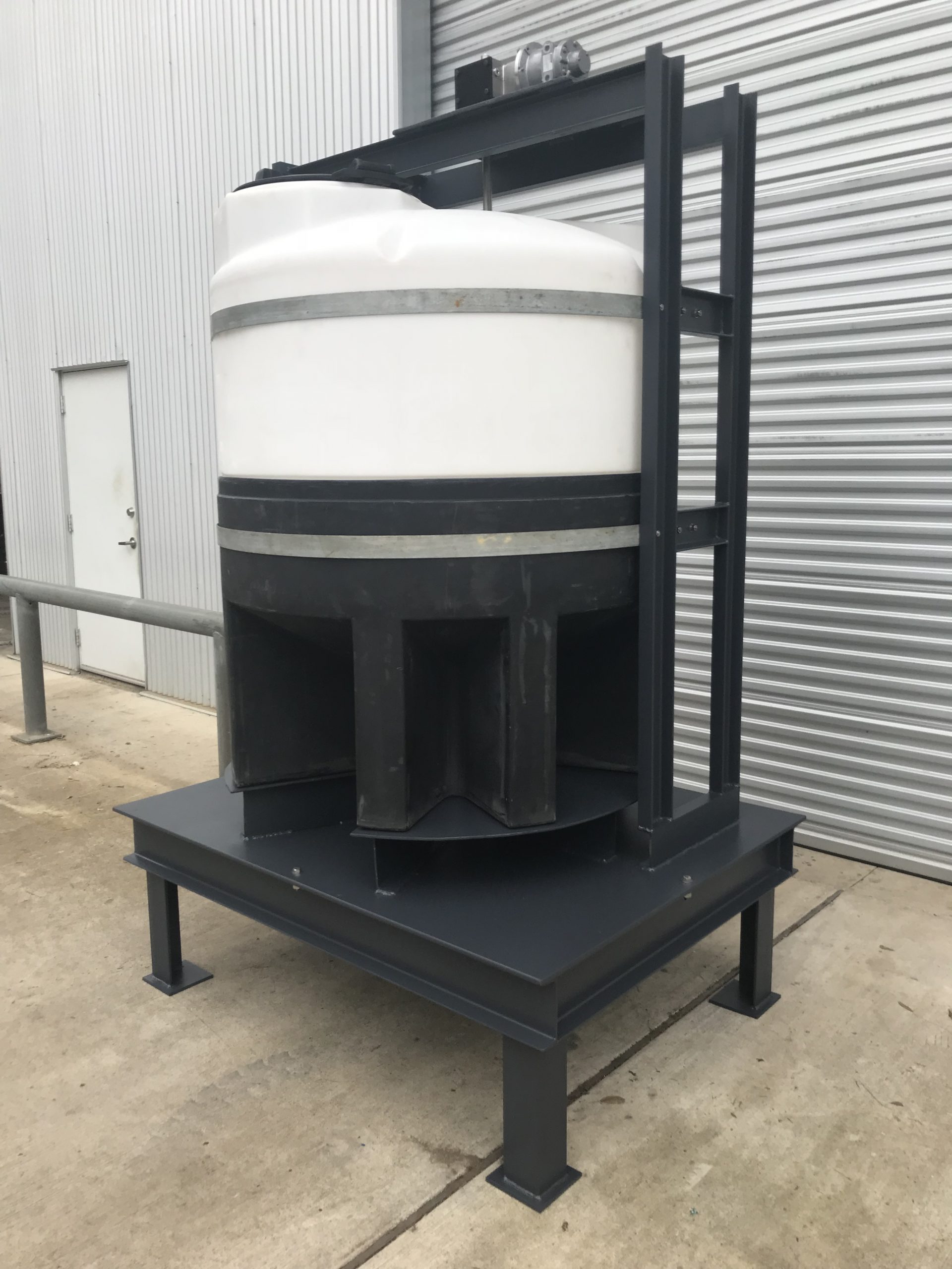 Chemical tank mixer system